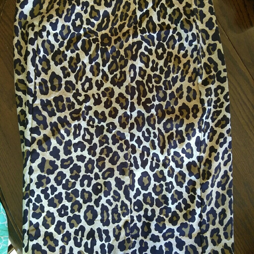 Cache leopard pencil skirt