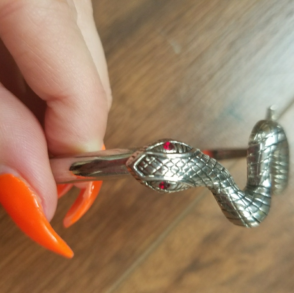 Snake bracelet