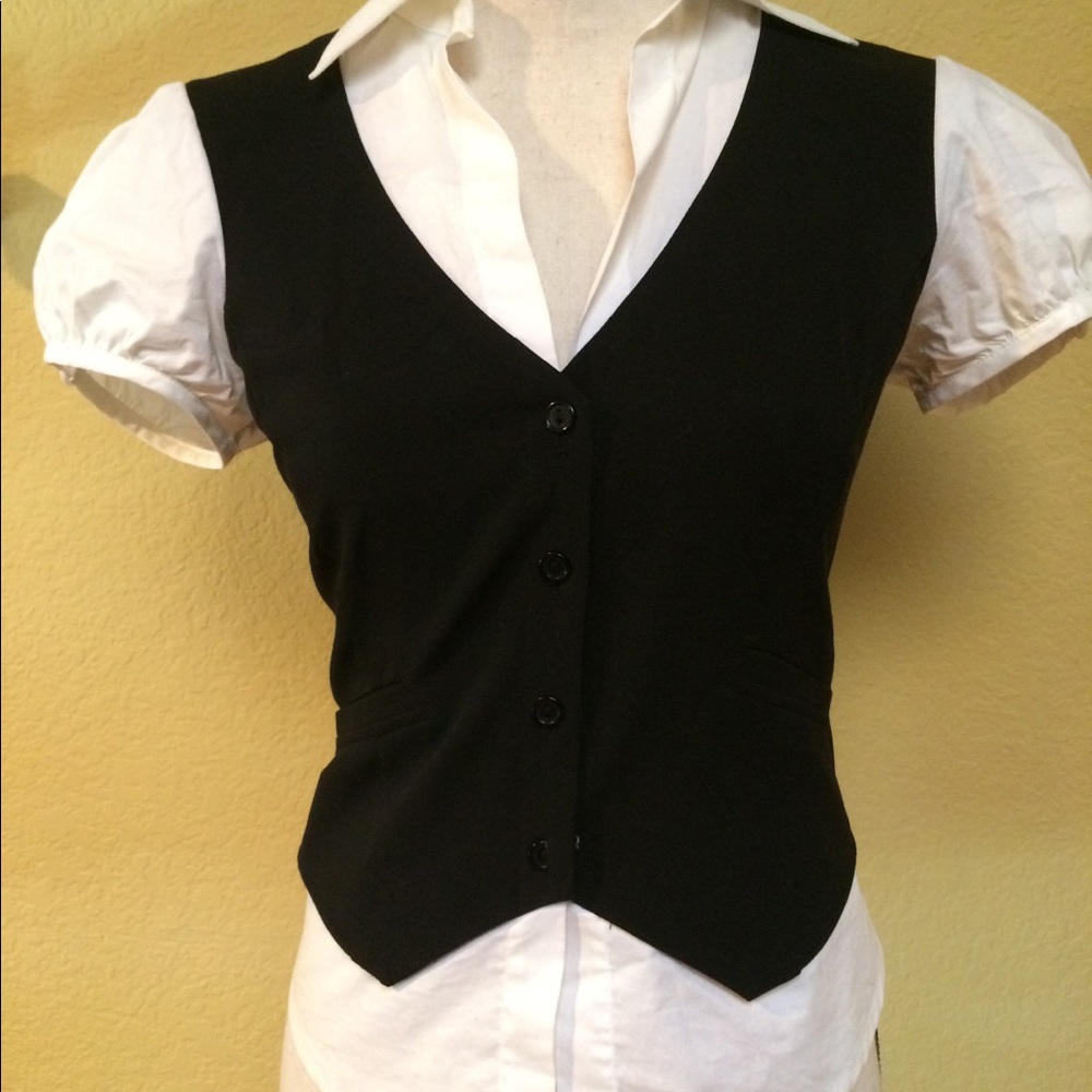 Sexy vest looking top