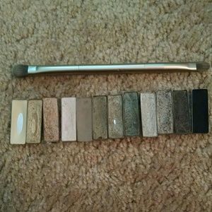 Depotted Urban Decay Naked 2 Palette With Brush