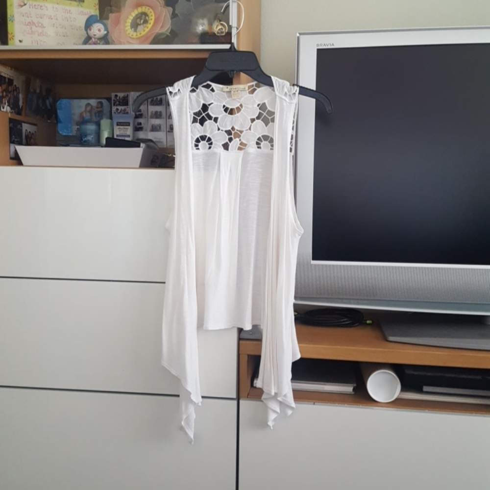 Sleeveless cardigan