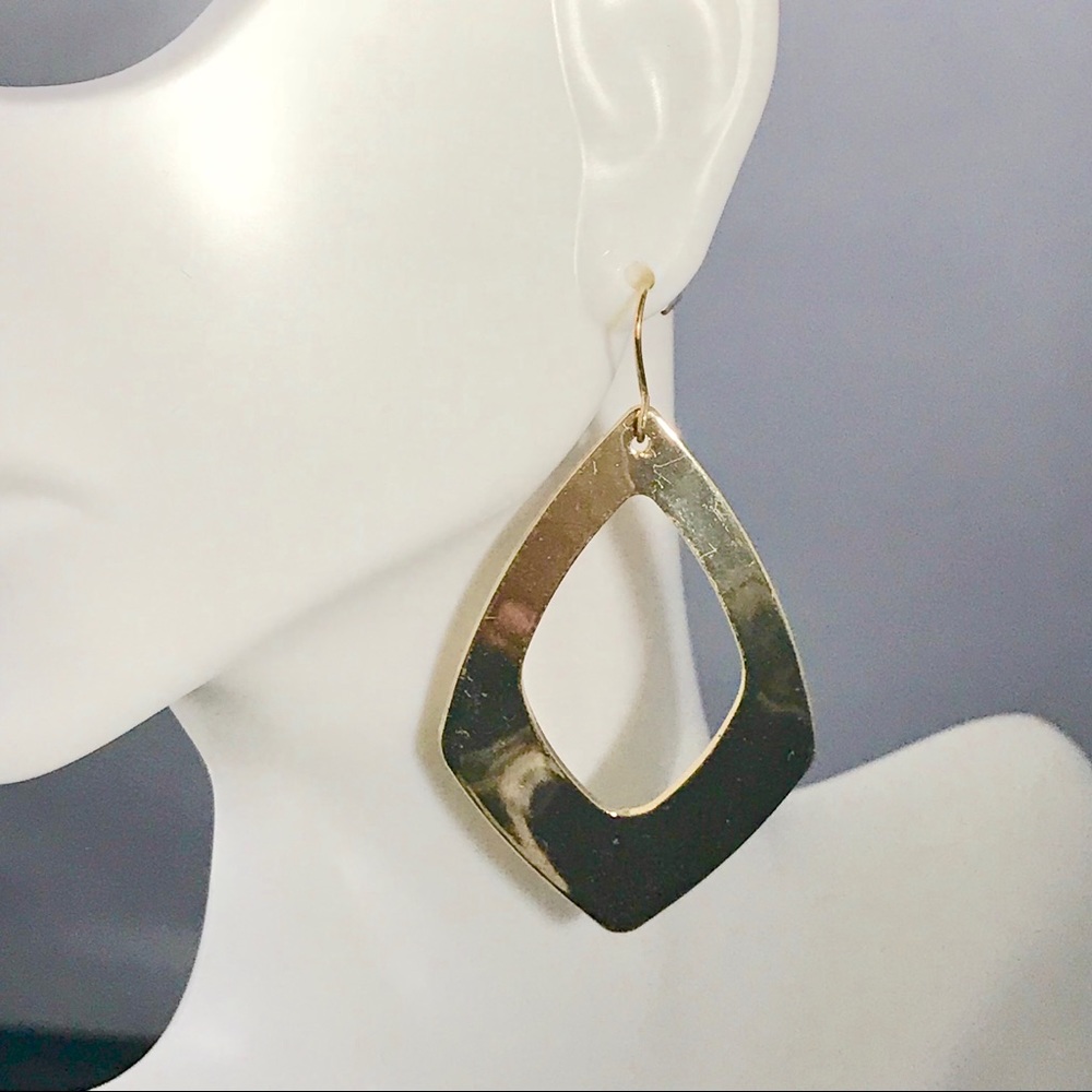 Rounded diamond shaped gold colored earrings