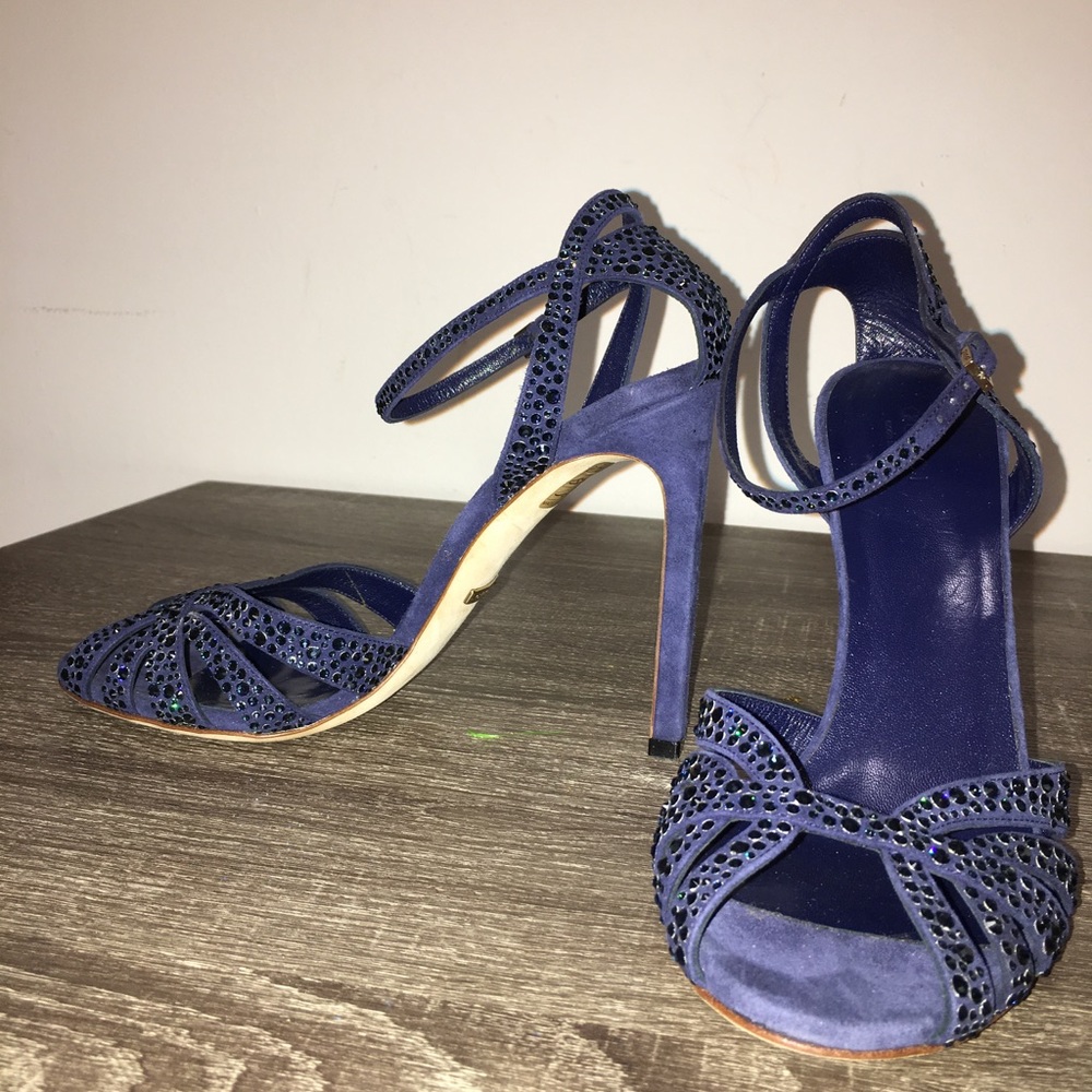 Never worn GUCCI blue sandal