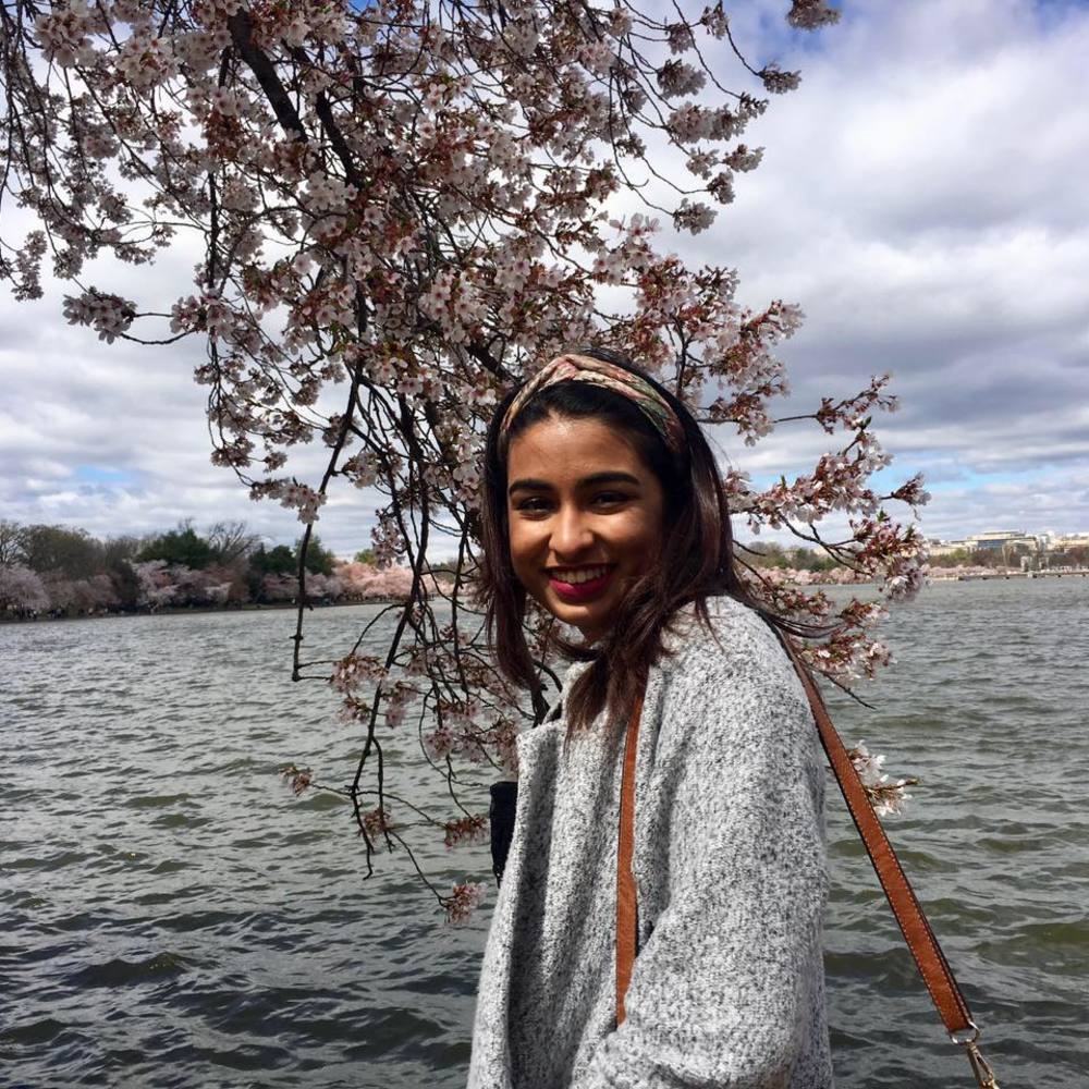 Meet your Posher, Yasmine