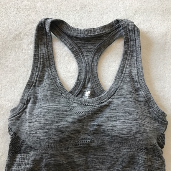 New Balance Racerback Tank with Built in Bra, S - Picture 3 of 6