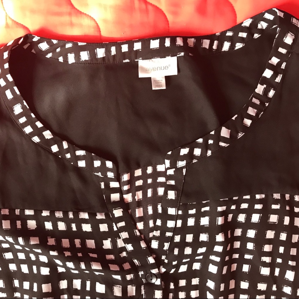 NWT AVENUE black with white blouse - Picture 2 of 5