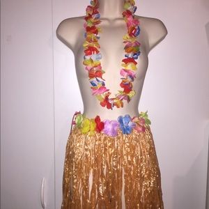 Hawaiian grass skirt costume & Lei necklace !