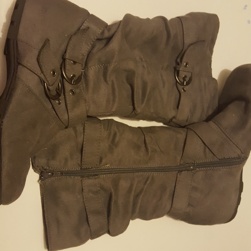 Grey winter boots