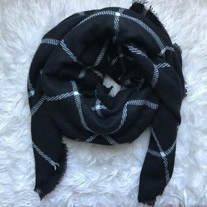 Grid scarf