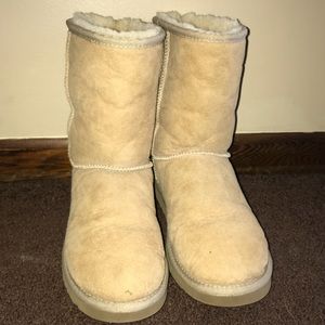 UGG Classic Short Boot