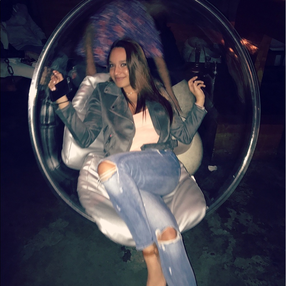 Meet your Posher, Stephanie