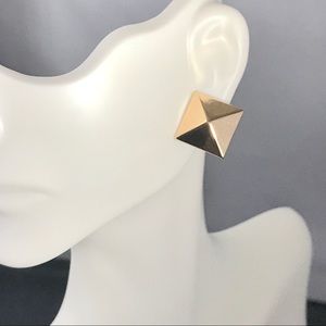 Two dimensions geometric square post earrings