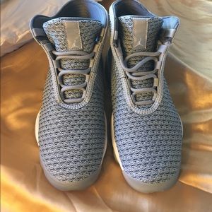 Youth size 4 Jordan horizons