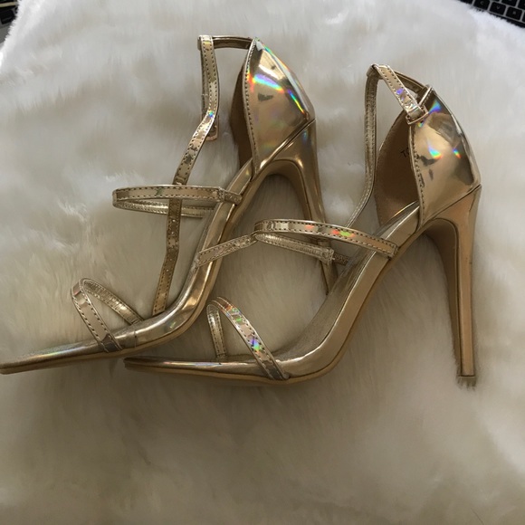 Gold strappy heels - Picture 4 of 5