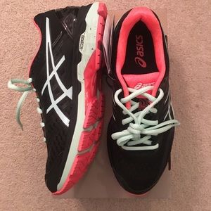 New asics gel dynamic duomax running sneakers