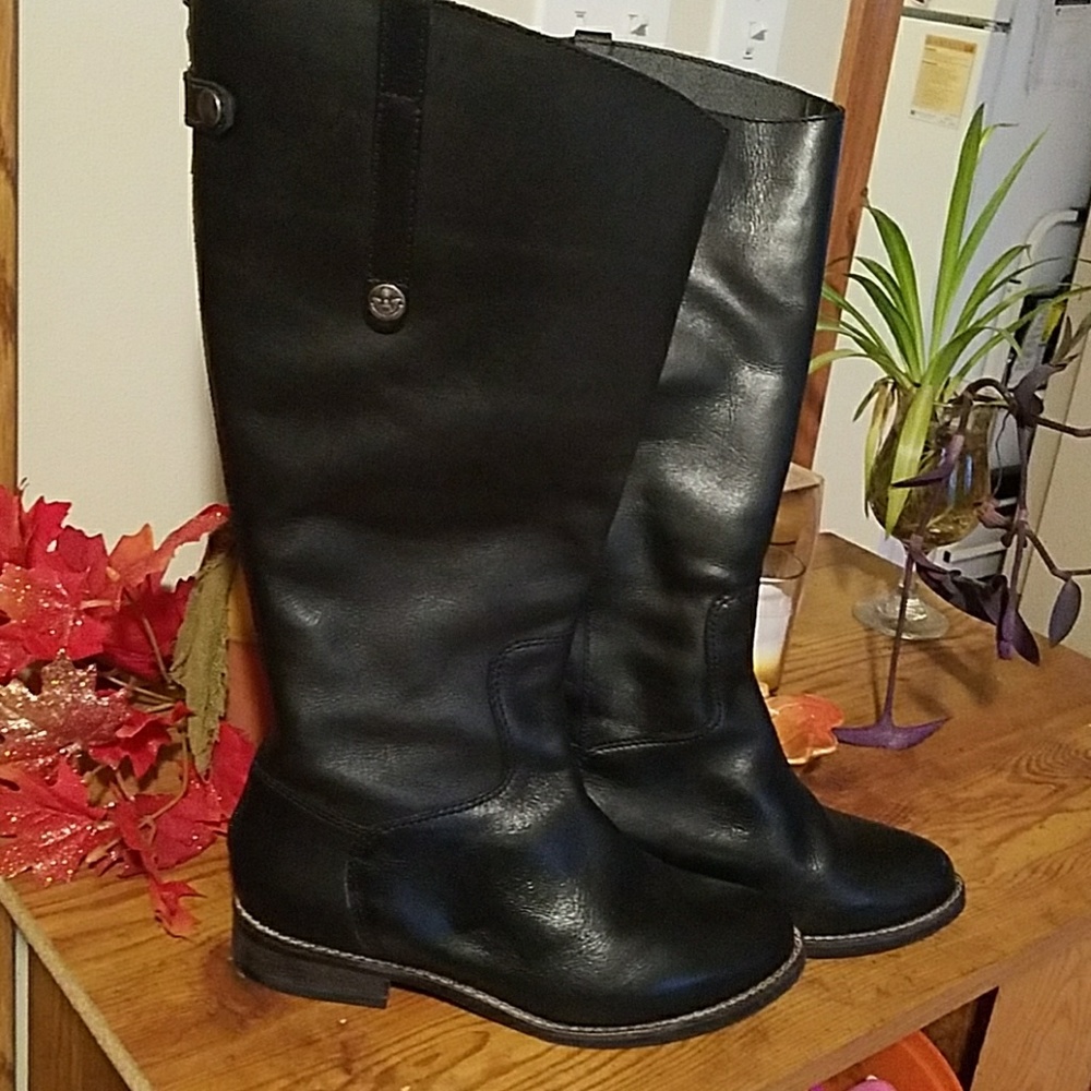 SOLD~~~Beautiful black MotoYorker boots 🍁