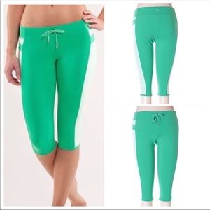 Lululemon green cropped color block leggings