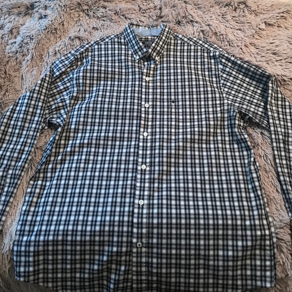 Men’s long sleeve button down. Size Large