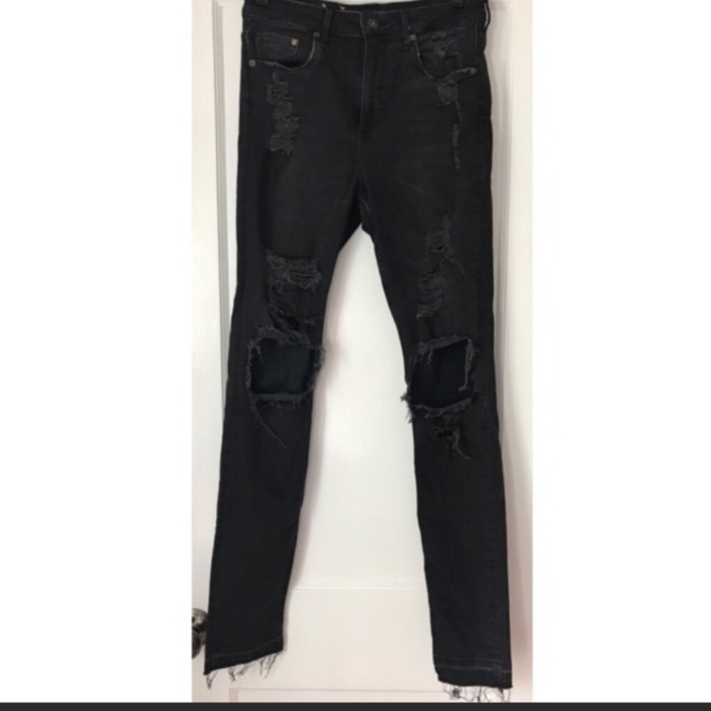 Distressed denim- jeans