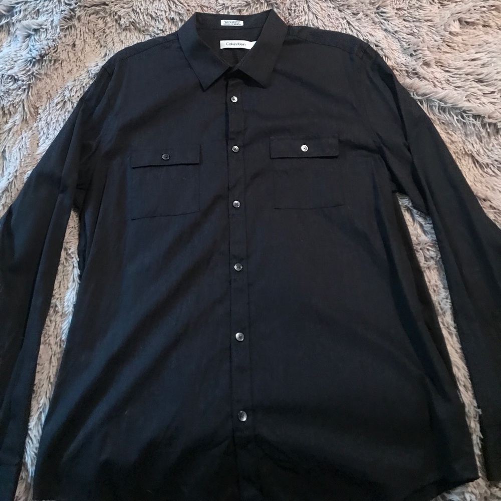 Men’s long sleeve button down. Size Large