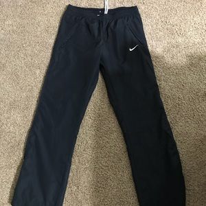 Nike wind resistant fitdry sweatpants