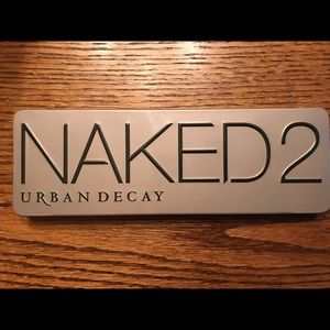 Urban Decay Naked 2 eyeshadow palette