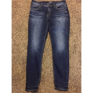 Silver Avery ankle skinny jeans!