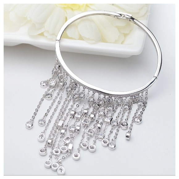 Swarovski Crystal Dangle Fringe Bracelet - Picture 2 of 6