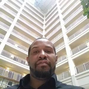 Meet your Posher, Emmanuel