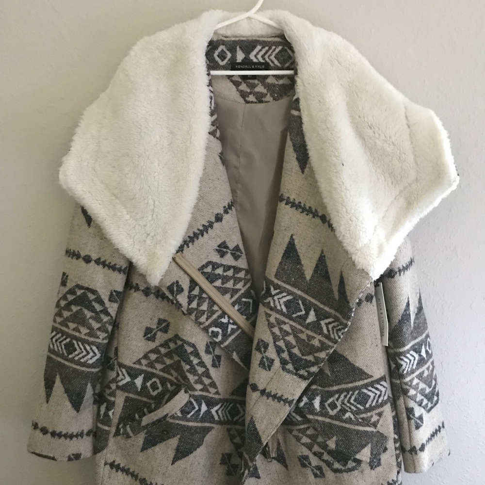 Kendall and Kylie coat