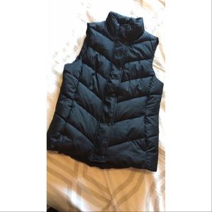 Gap puffer vest