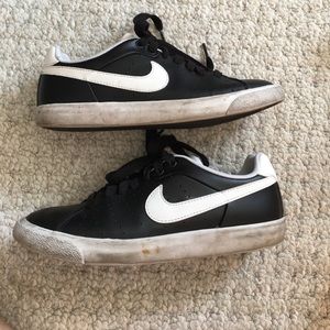 Nike leather Court Tour shoes