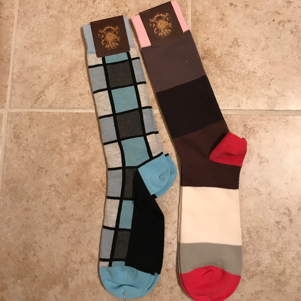 Men's Socks, price is for BOTH pairs😊