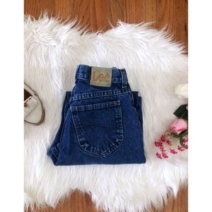 Vintage Lee Petite High Waisted Mom Jeans 🌻🍂 Vintage Lee Petite High Waisted Mom Jeans 🌻🍂
