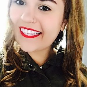 Meet your Posher, Kasandra