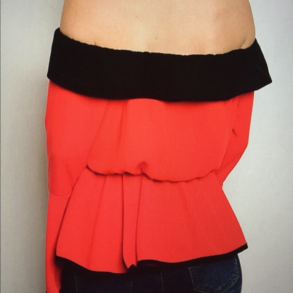 SALE💥NEW Boutique Off Shoulder Blouse one left ❣️ - Picture 4 of 6