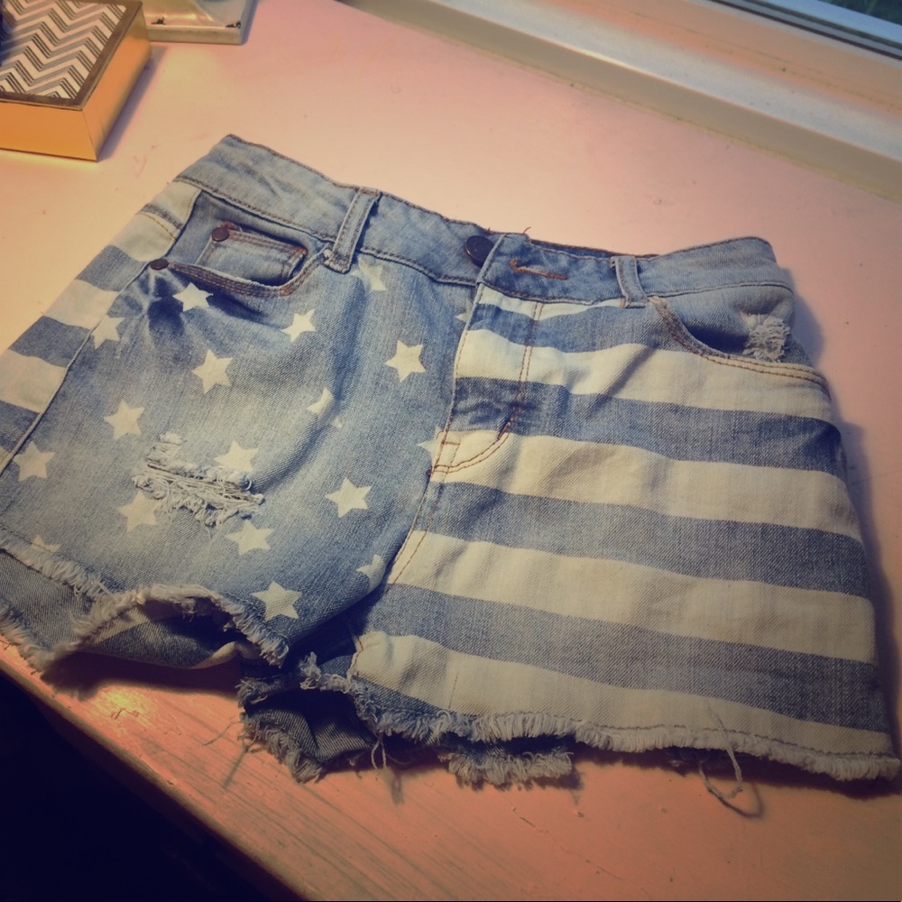 Distressed denim shorts