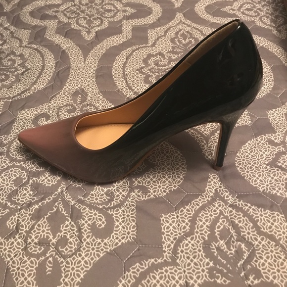 Pink and black shoes - Picture 2 of 4