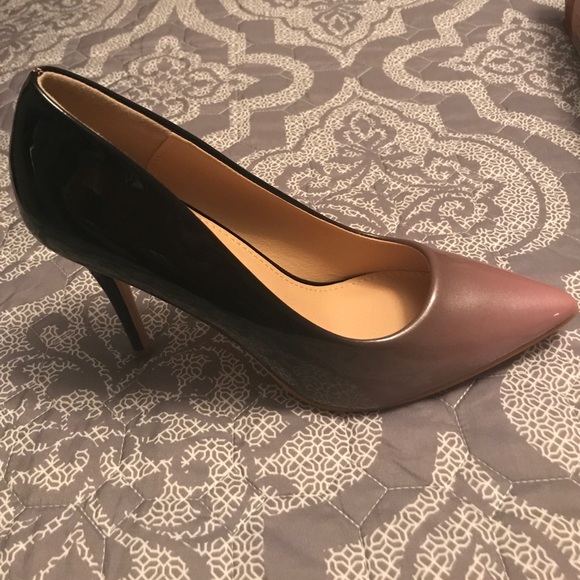 Pink and black shoes - Picture 3 of 4