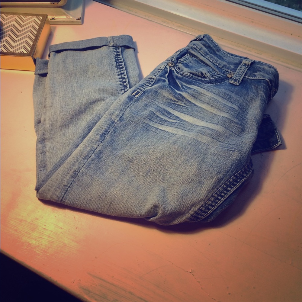 Distressed Capri denim