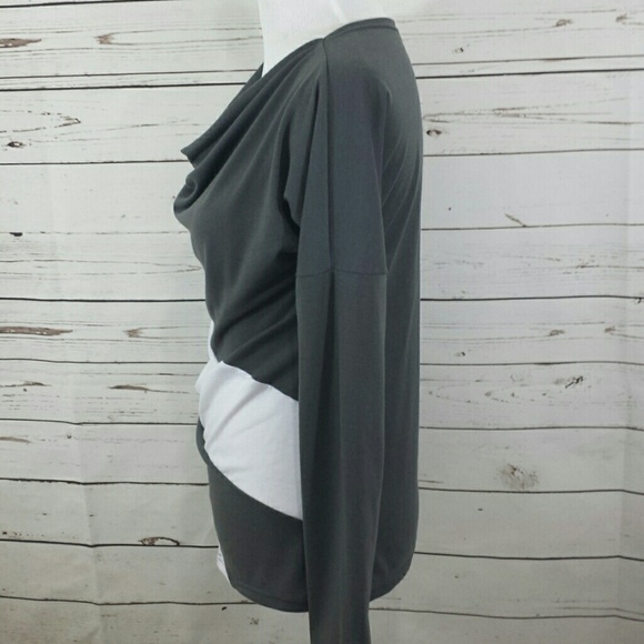 Block Color Scoop Neck Long Sleeve Tee - Picture 3 of 5