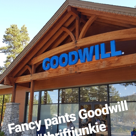 Meet your Posher, Amy - Picture 8 of 8