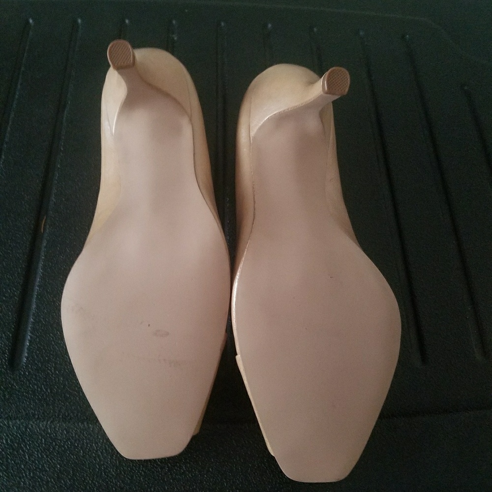 Peep toe pumps - Picture 2 of 4