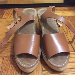 Urban Outfitter Wooden Heels size 6