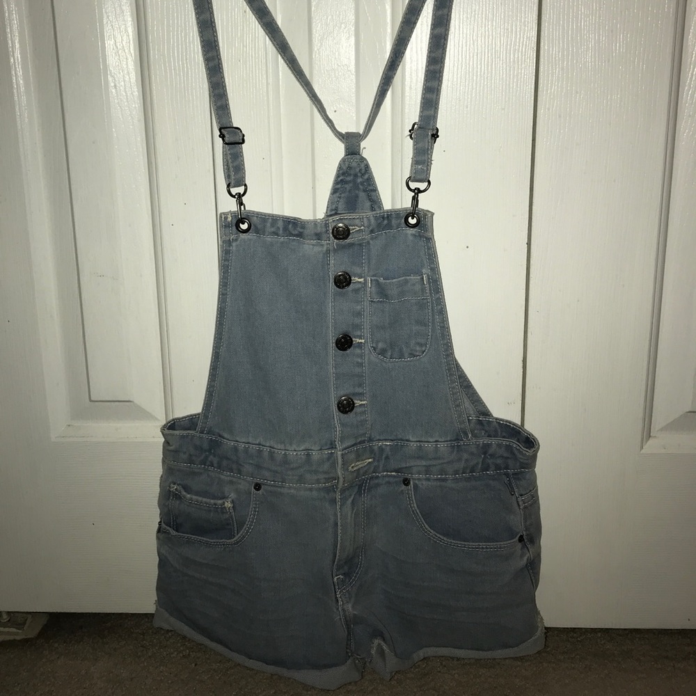 Overall shorts