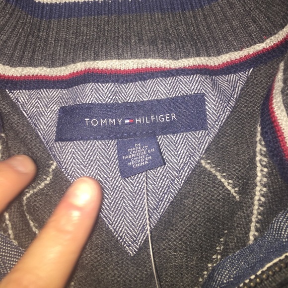 Men's Sweater - Picture 3 of 4