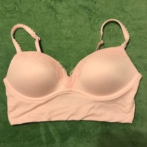 Pull over bra. Push up cups with lace detail.