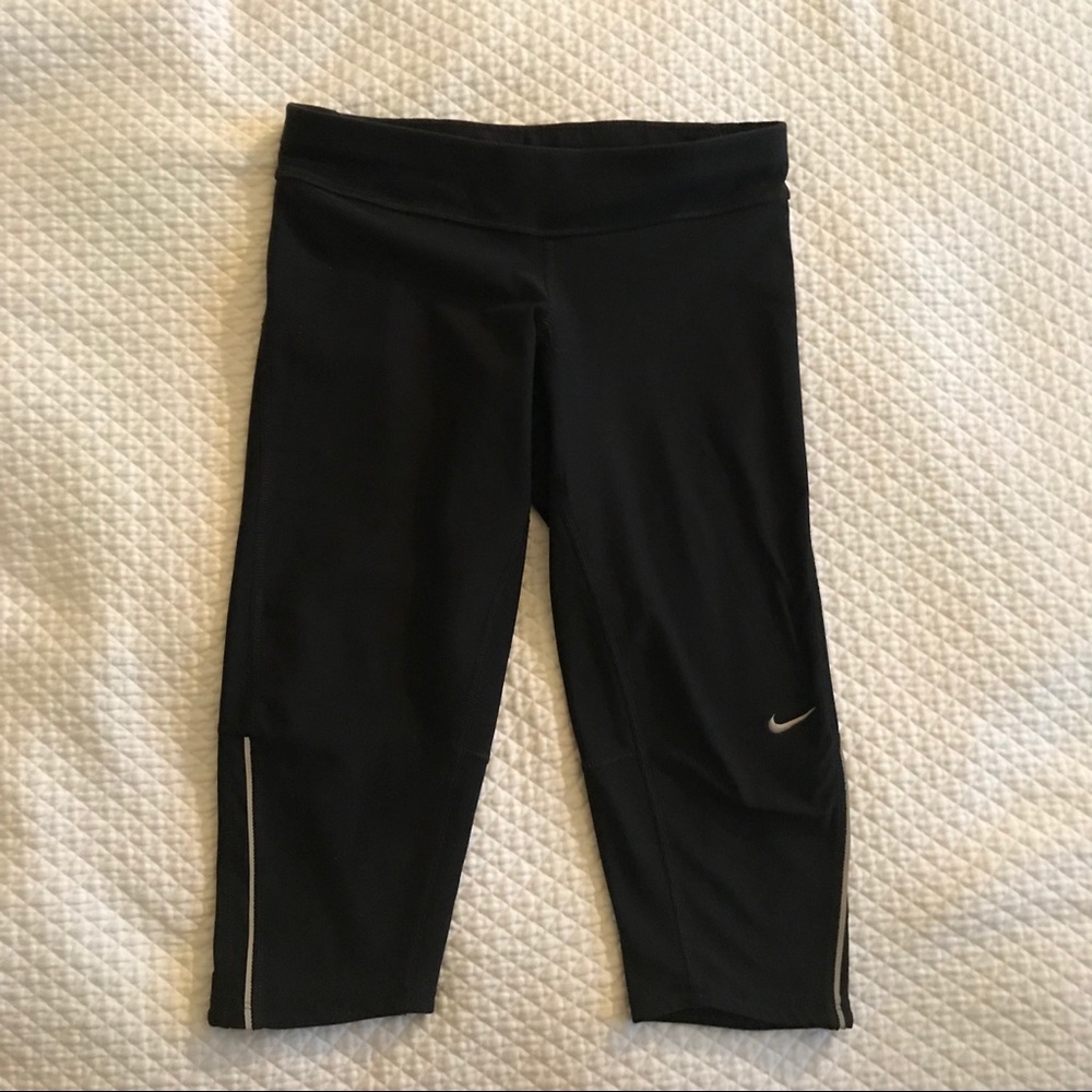 Nike cropped black leggings