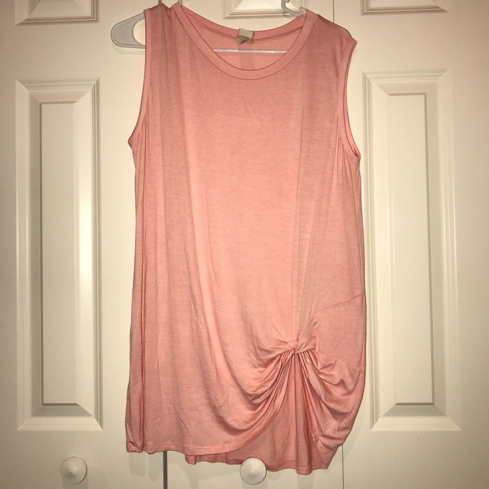 Knotted Tank
