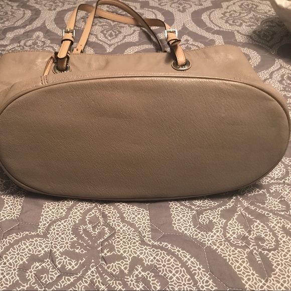 Michael Kors purse - Picture 3 of 4
